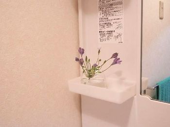 洗面所の花.JPG